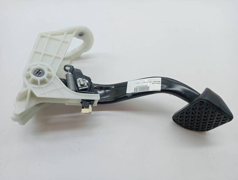 Pedale de frein BMW SERIE 1 LIM. (F20/F21) 116i Essence - 1