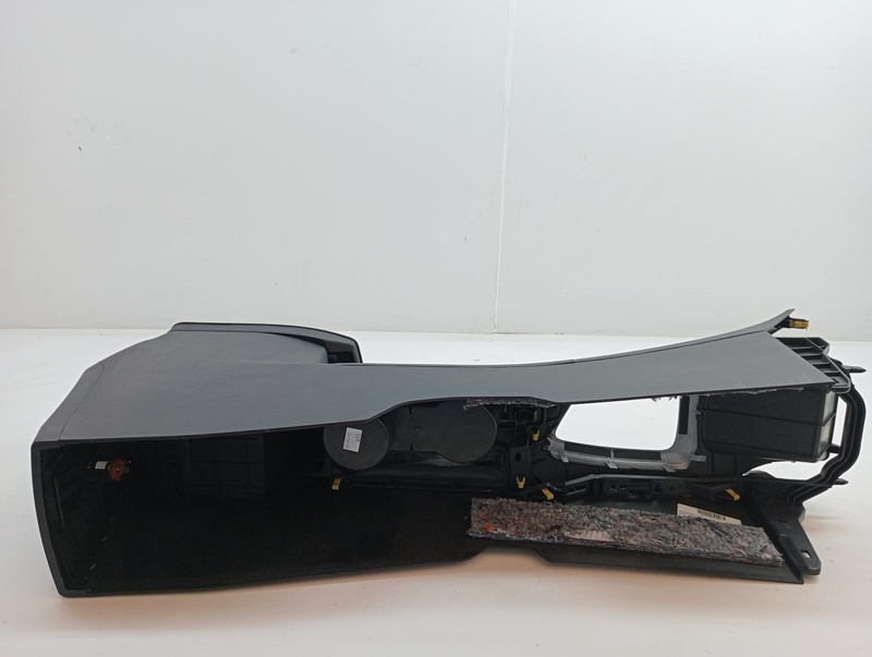 Console central (interieur plastique) TOYOTA AURIS TOURING SPORTS (E18) Active Essence - 1