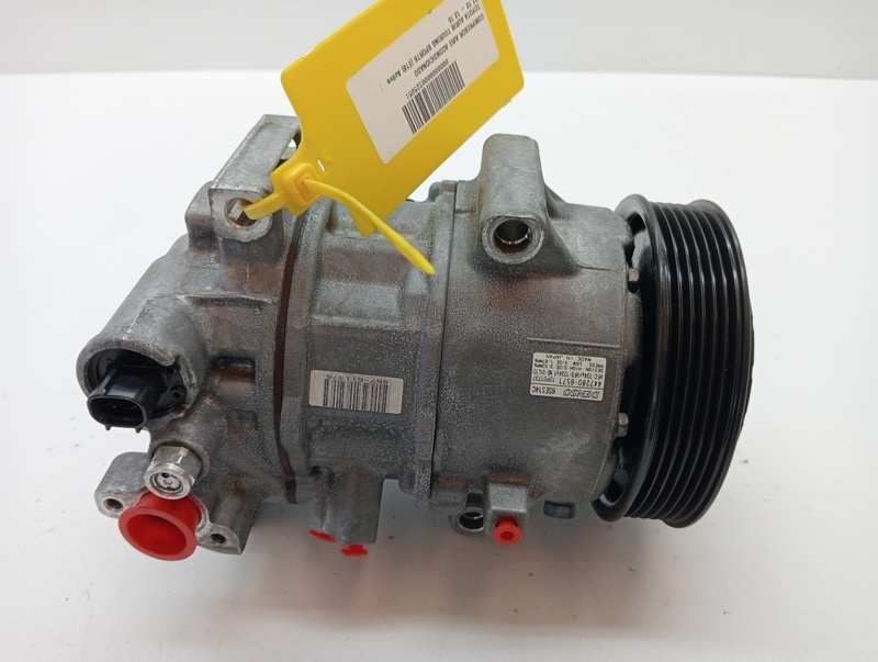 Compresseur clim TOYOTA AURIS TOURING SPORTS (E18) Active Essence - 1