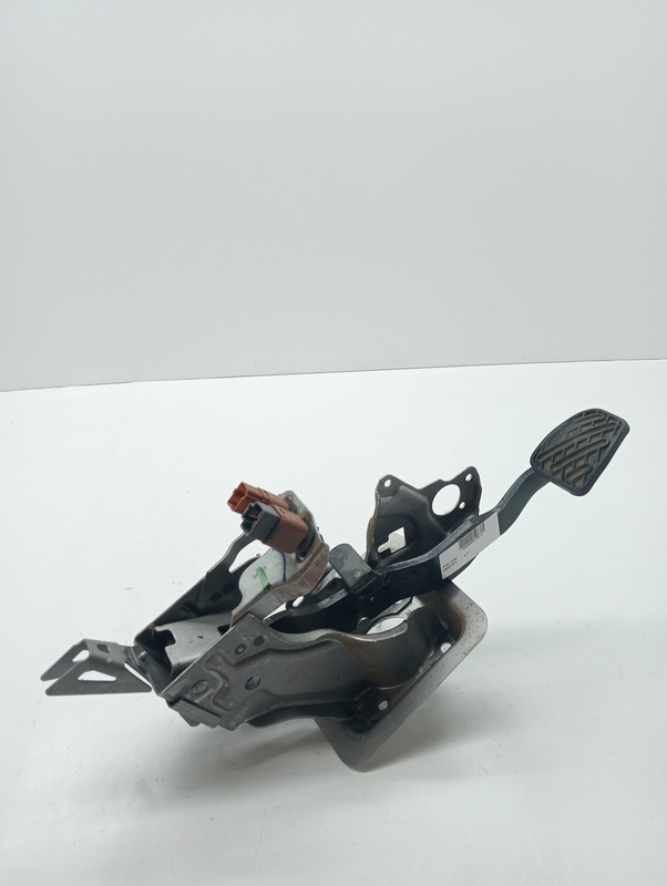 Pedale de frein NISSAN NOTE Tekna Premium Essence - 1