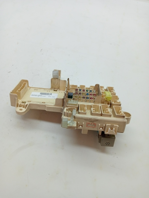 Boitier servitude moteur (BSM) LEXUS IS200 (GXE10) 2.0 Luxury Essence - 1