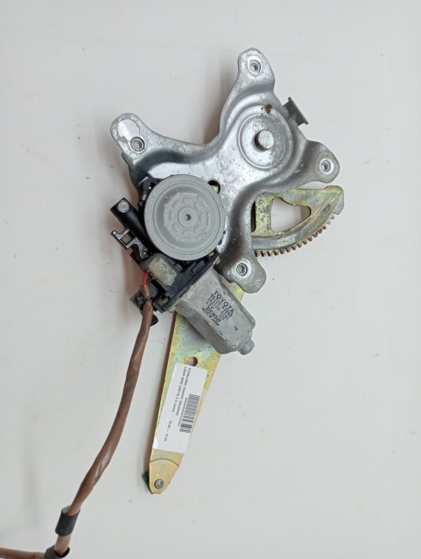 Alzacristalli elettrico posteriore sinistro LEXUS IS200 (GXE10) 2.0 Luxury Gasolina - 1