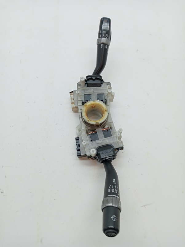 Commande autoradio LEXUS IS200 (GXE10) 2.0 Luxury Essence - 1