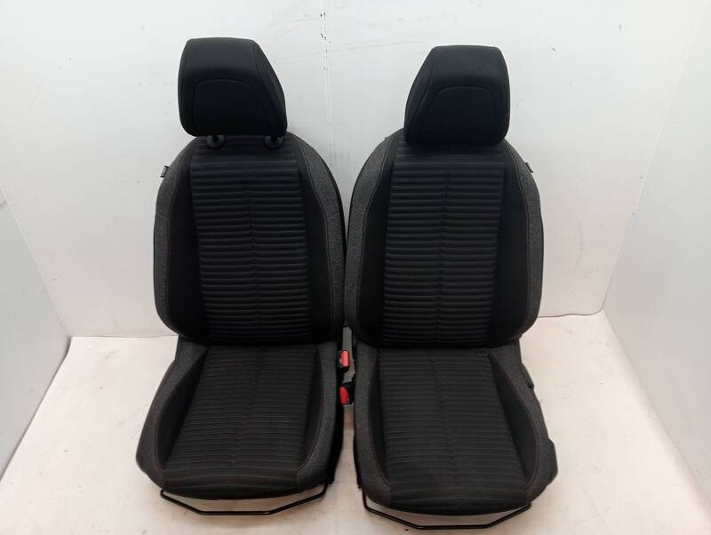 Support siege droit PEUGEOT 2008 (P1) Active Essence - 1