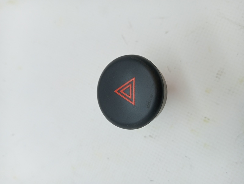 Bouton de warning NISSAN JUKE (F15) Acenta Essence - 1