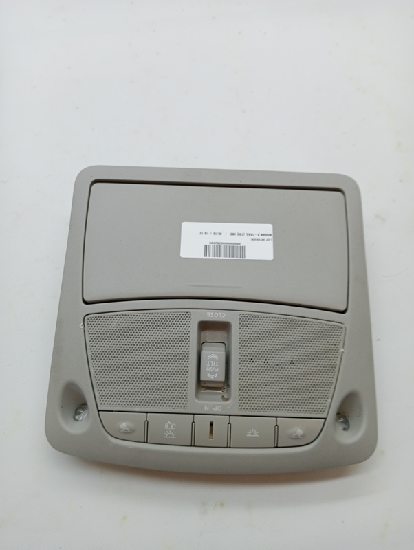 Eclairage de plafonnier NISSAN X-TRAIL (T32) 360 Essence - 1