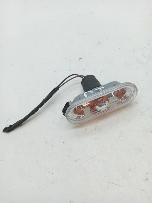 Ripetitore lampeggiante anteriore destro (Luci) SKODA CITIGO E IV (NE1) Gasolina - 1