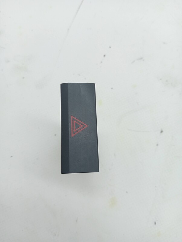 Bouton de warning SEAT IBIZA (6P1) Essence - 1