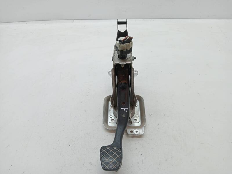 Pedale de frein VOLKSWAGEN CADDY KA/KB (2K) Furg. Diesel - 1