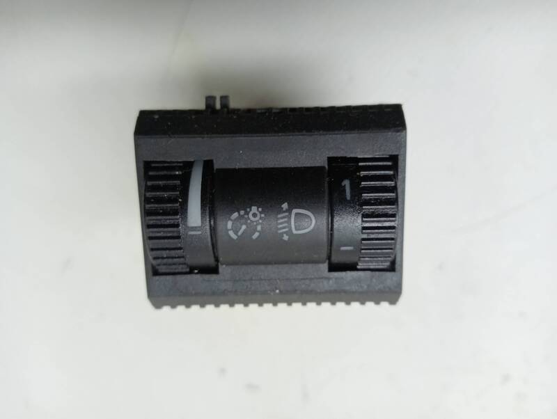 Commodo phare VOLKSWAGEN POLO (6R1) Essence - 1