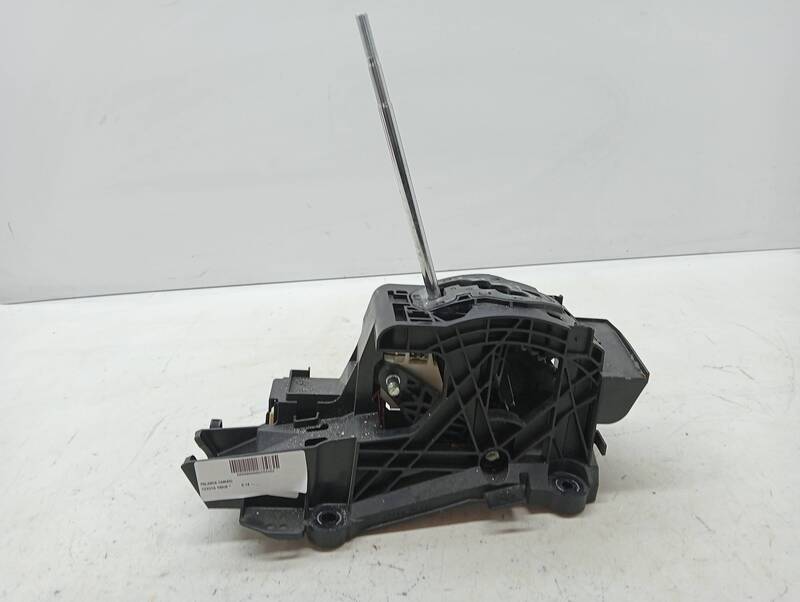 Levier de vitesses TOYOTA YARIS Essence - 1