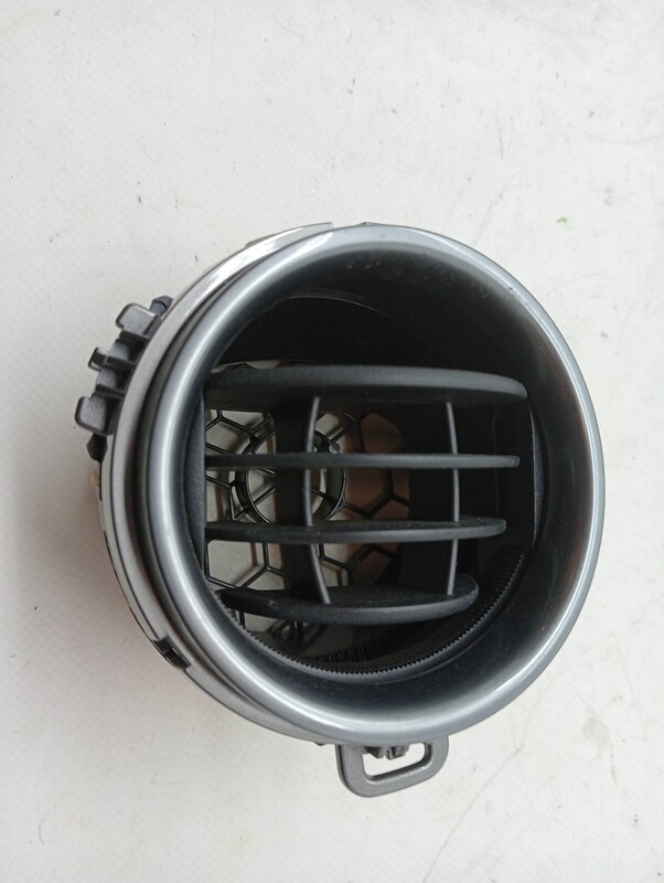 Bocchetta aerazione cruscotto TOYOTA YARIS Gasolina - 1