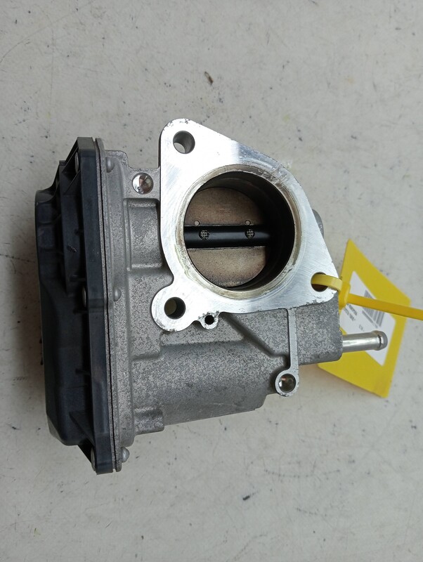Boitier papillon TOYOTA YARIS Essence - 1