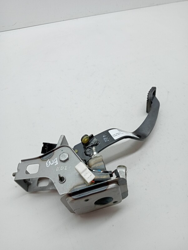 Pedale d'embrayage HYUNDAI IX20 1.4 CAT Essence - 1