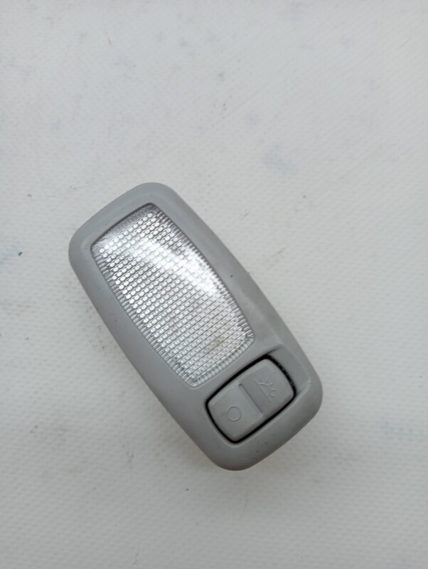 Luce di cortesia HYUNDAI IX20 1.4 CAT Gasolina - 1