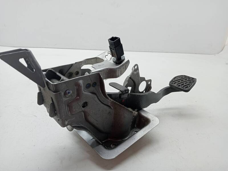 Pedale de frein NISSAN MICRA (K13) Essence - 1