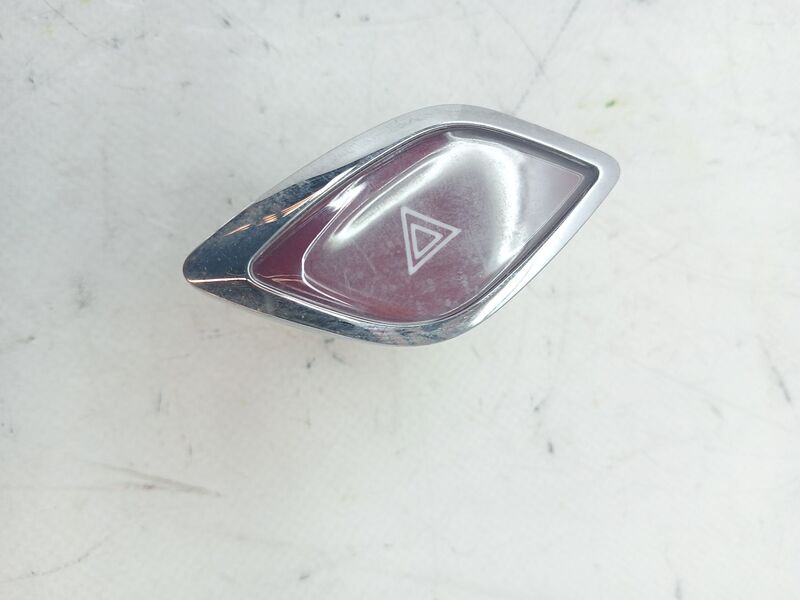Bouton de warning CITROËN C3 SX Plus Essence - 1