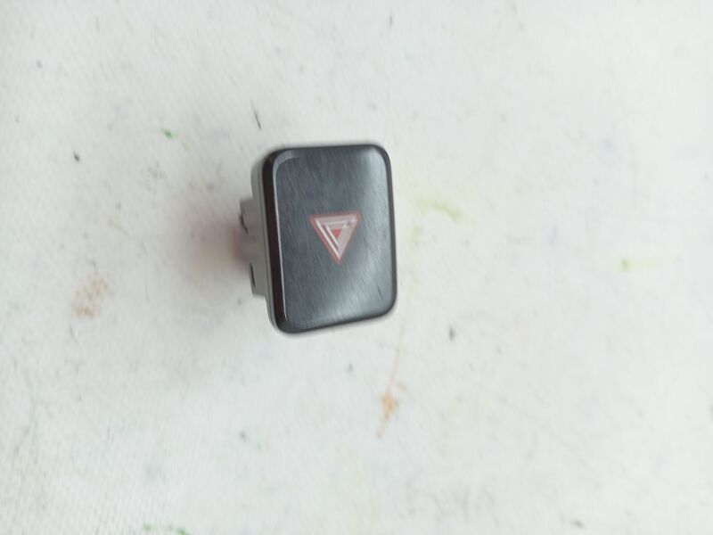 Bouton de warning TOYOTA AURIS 1.4 Turbodiesel CAT Diesel - 1