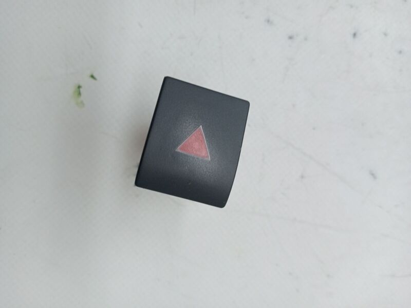 Bouton de warning PEUGEOT 3008 Premium Diesel - 1