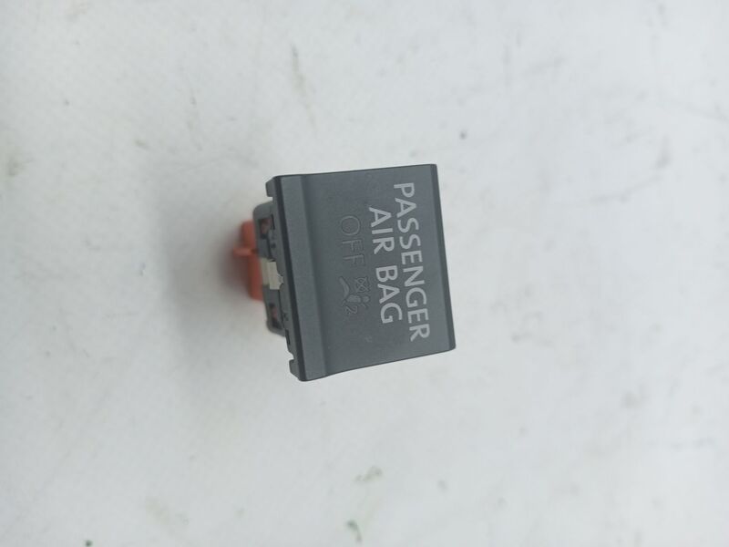 Module électronique VOLKSWAGEN POLO (6C1) Essence - 1