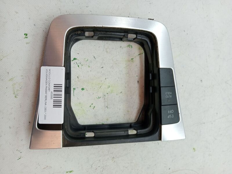 Module électronique VOLKSWAGEN PASSAT BERLINA (3B3) Essence - 1
