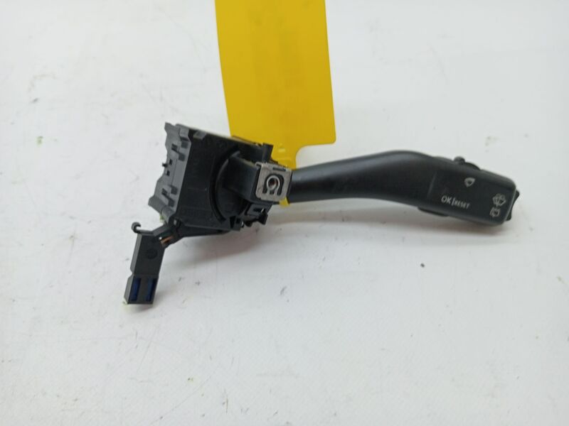 Commodo d'essuie glaces SEAT LEON (1P1) 2.0 TDI Diesel - 1