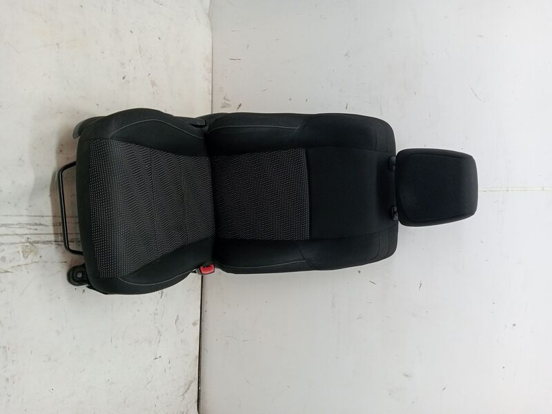 Siege avant droit TOYOTA AURIS 1.4 Turbodiesel CAT Diesel - 1