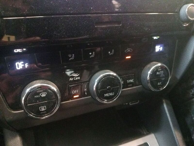Commande chauffage SKODA OCTAVIA BERLINA (1Z3) Diesel - 1