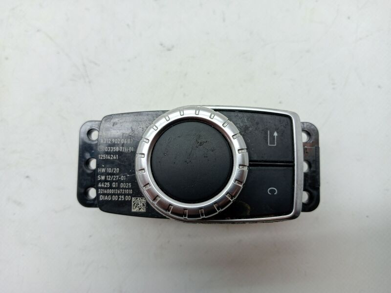 Commande autoradio MERCEDES-BENZ CLASE CLA (W117) Diesel - 1