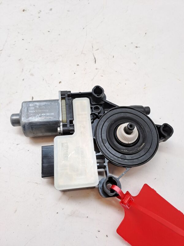 Motore alzacristalli posteriore destro VOLKSWAGEN TIGUAN (AX1) Diésel - 1