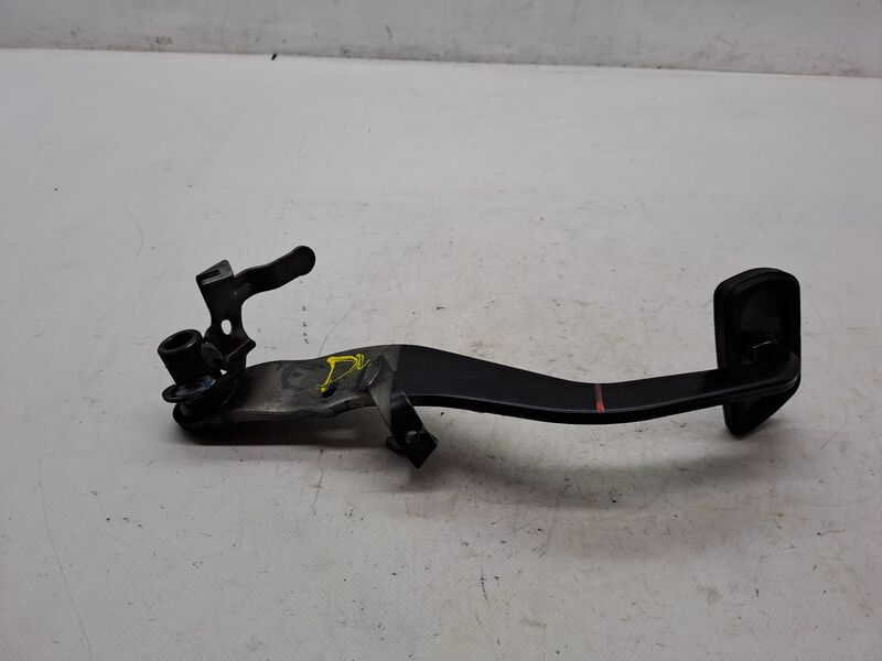 Pedale de frein TOYOTA YARIS  - 1