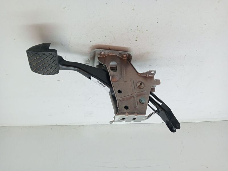 Pedale de frein VOLKSWAGEN PASSAT VARIANT (3C5) Essence - 1