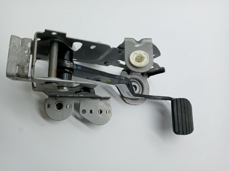 Pedale de frein RENAULT MEGANE III COUPE 1.5 dCi Diesel FAP Diesel - 1