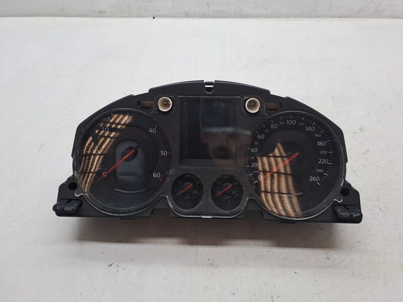 Compteur VOLKSWAGEN PASSAT VARIANT (3C5) 2.0 TDI Diesel - 1