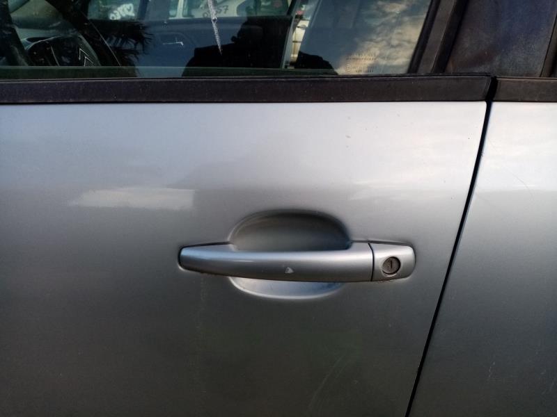 Poignee porte avant gauche CITROËN C4 BERLINA 1.6 16V HDi Diesel - 1