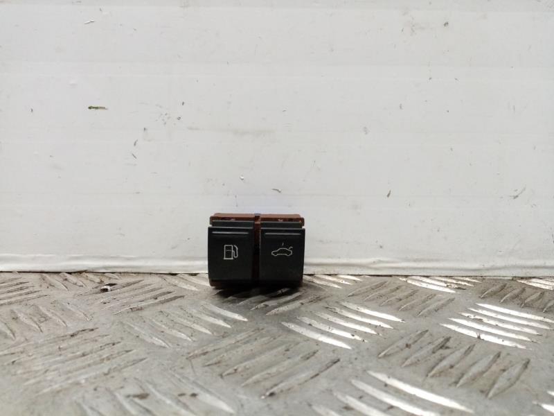 Bouton/Interrupteur VOLKSWAGEN PASSAT BERLINA (3C2) * Diesel - 1