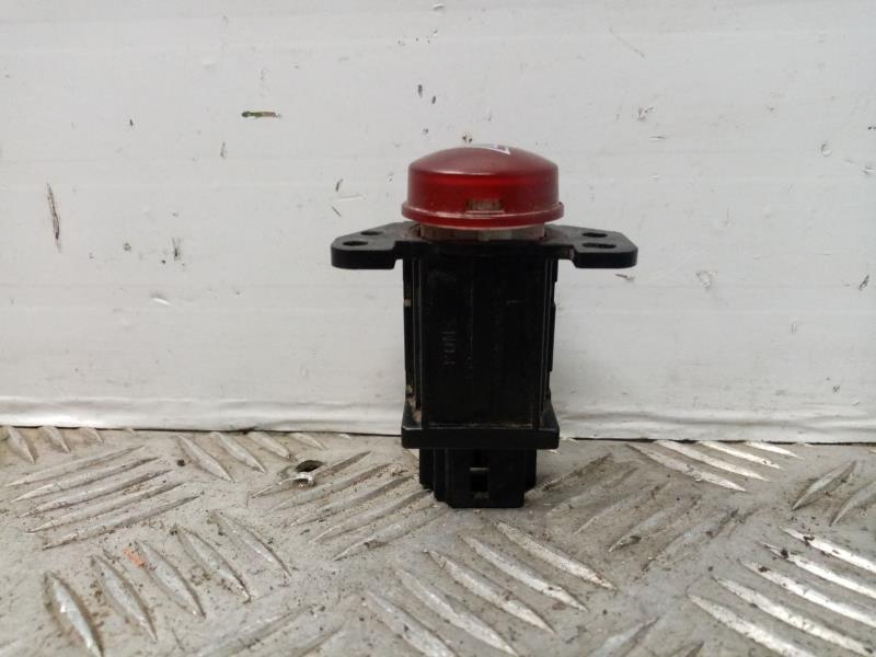 Bouton de warning MITSUBISHI COLT BERLINA 3 (CZ) * Essence - 1