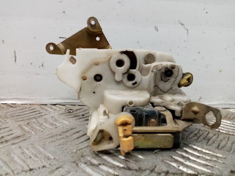 Serrure avant droit NISSAN TERRANO/TERRANO.II (R20) Avenue Diesel - 1