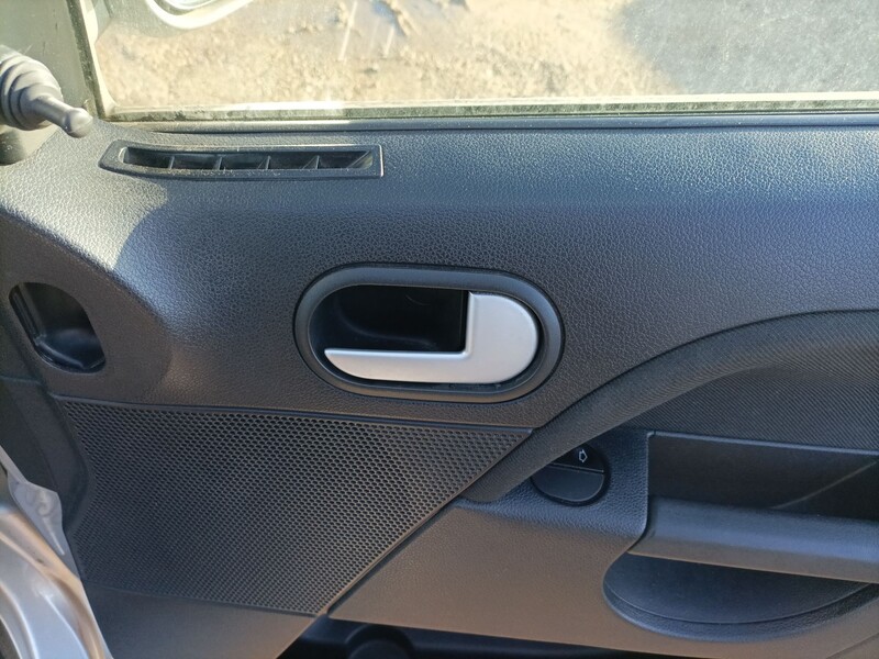 Maniglia interna anteriore destra FORD FIESTA V (JH_, JD_) 1.4 16V Gasolina - 1