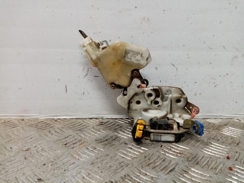 Serratura anteriore sinistra NISSAN ALMERA TINO (V10M) 2.2 dCi Diesel CAT Diésel - 1