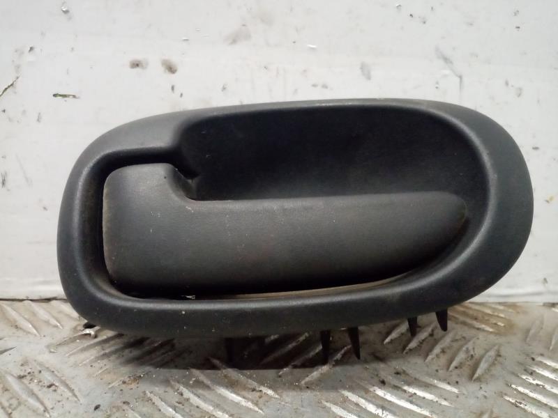 Maniglia interna posteriore sinistra CHRYSLER SEBRING BERLINA (JR41) 2.0 16V CAT Gasolina - 1