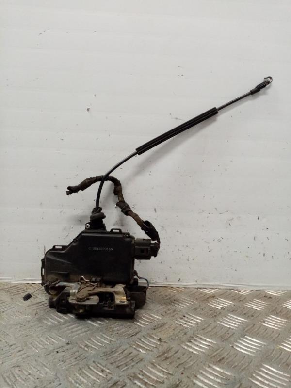 Serrure avant droit VOLKSWAGEN GOLF IV BERLINA (1J1) * Essence - 1
