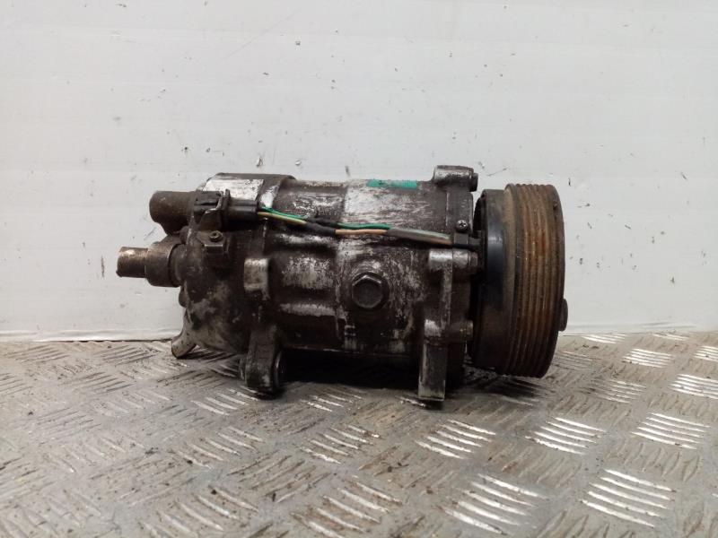 Compresseur clim VOLKSWAGEN GOLF IV BERLINA (1J1) * Essence - 1