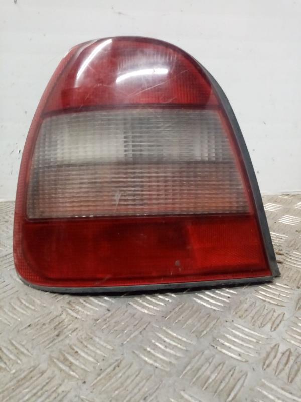 Fanale posteriore principale sinistro (luci) NISSAN SUNNY BERLINA (N14) 2.0 Diesel Diésel - 1