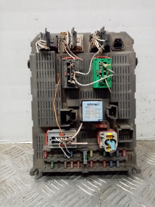 Boitier servitude moteur (BSM) CITROËN C5 BERLINA 2.0 HDi X Diesel - 1