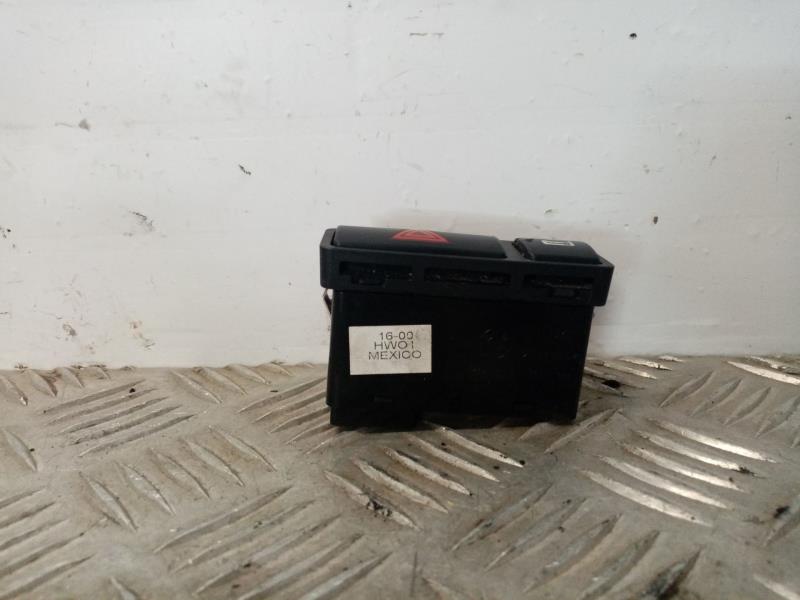 Bouton de warning BMW SERIE 3 BERLINA (E46) * Essence - 1