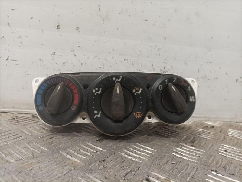 Commande chauffage FORD FOCUS BERLINA (CAK) Trend Diesel - 1