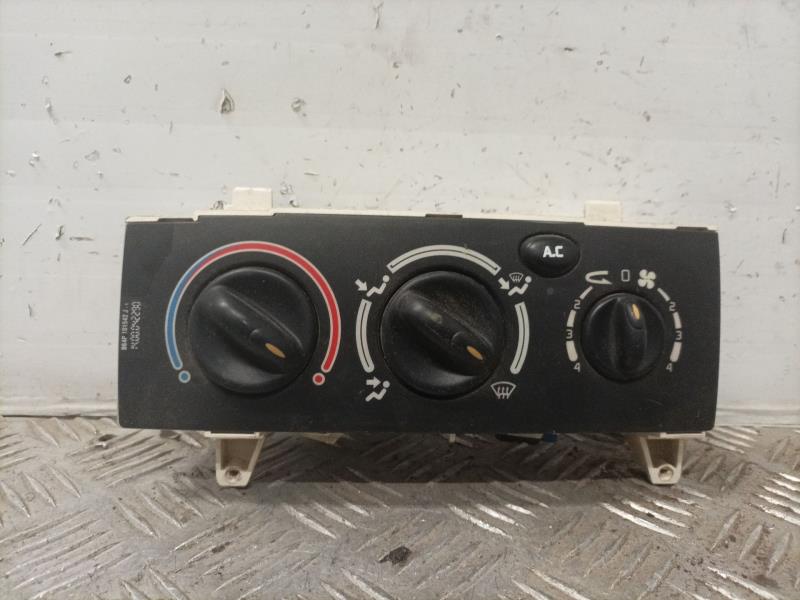 Commande chauffage RENAULT MEGANE I FASE 2 CLASSIC 1.9 dCi Diesel CAT Diesel - 1
