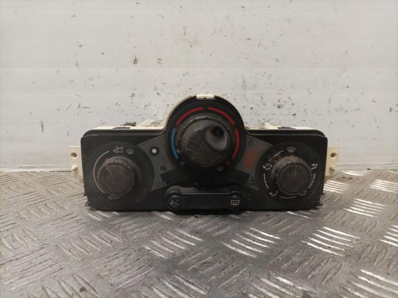 Commande chauffage RENAULT MEGANE II BERLINA 5P 1.6 16V Essence - 1