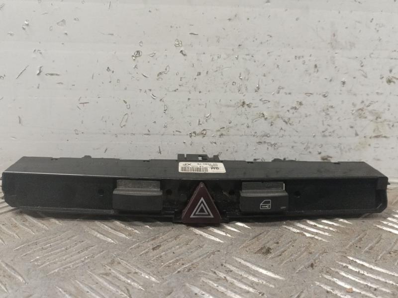 Bouton de warning OPEL ASTRA H BER. 1.7 16V CDTI Diesel - 1
